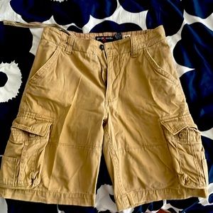 Mens cargo shorts size 36 almost new. Hardly worn